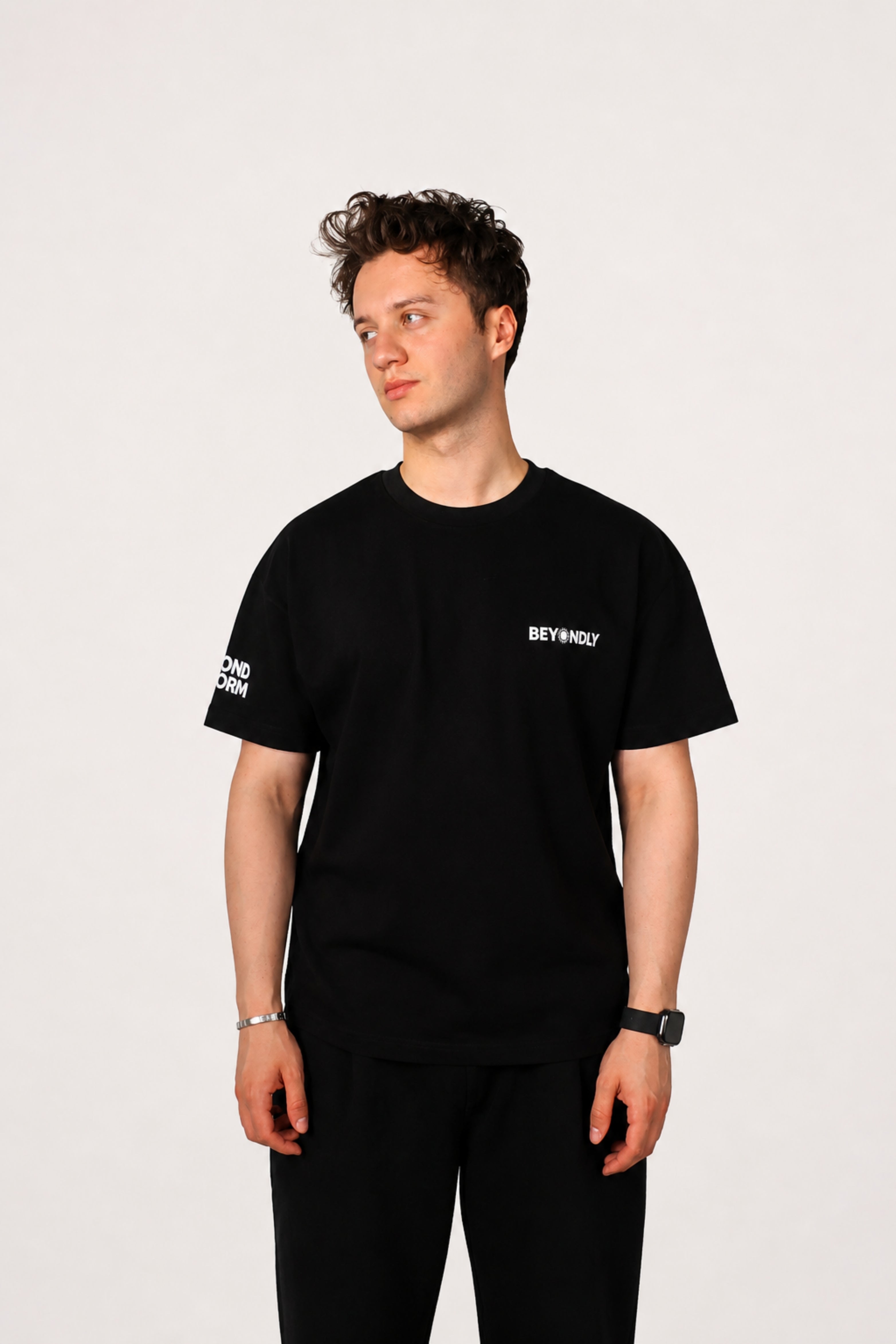 BEYONDLY WATCHER BOXY T-SHIRT
